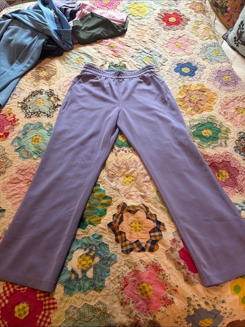 LULULEMON Softstreme pants